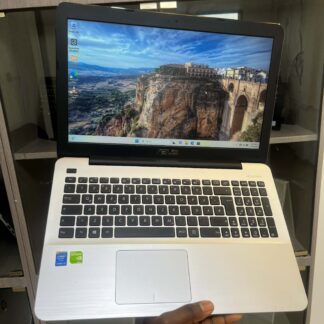 Asus NoteBook r556l