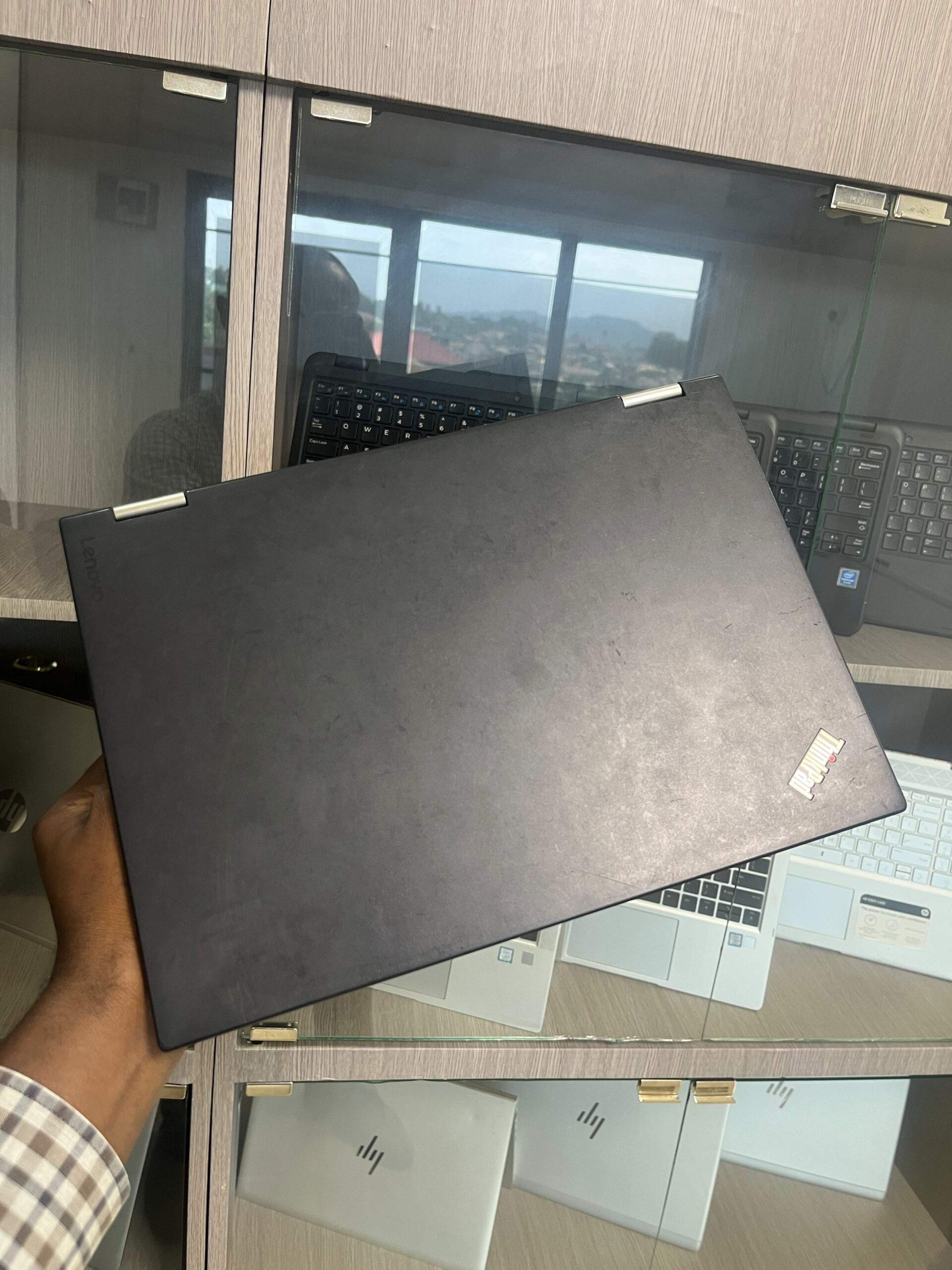 Lenovo Yoga 370 - Image 3