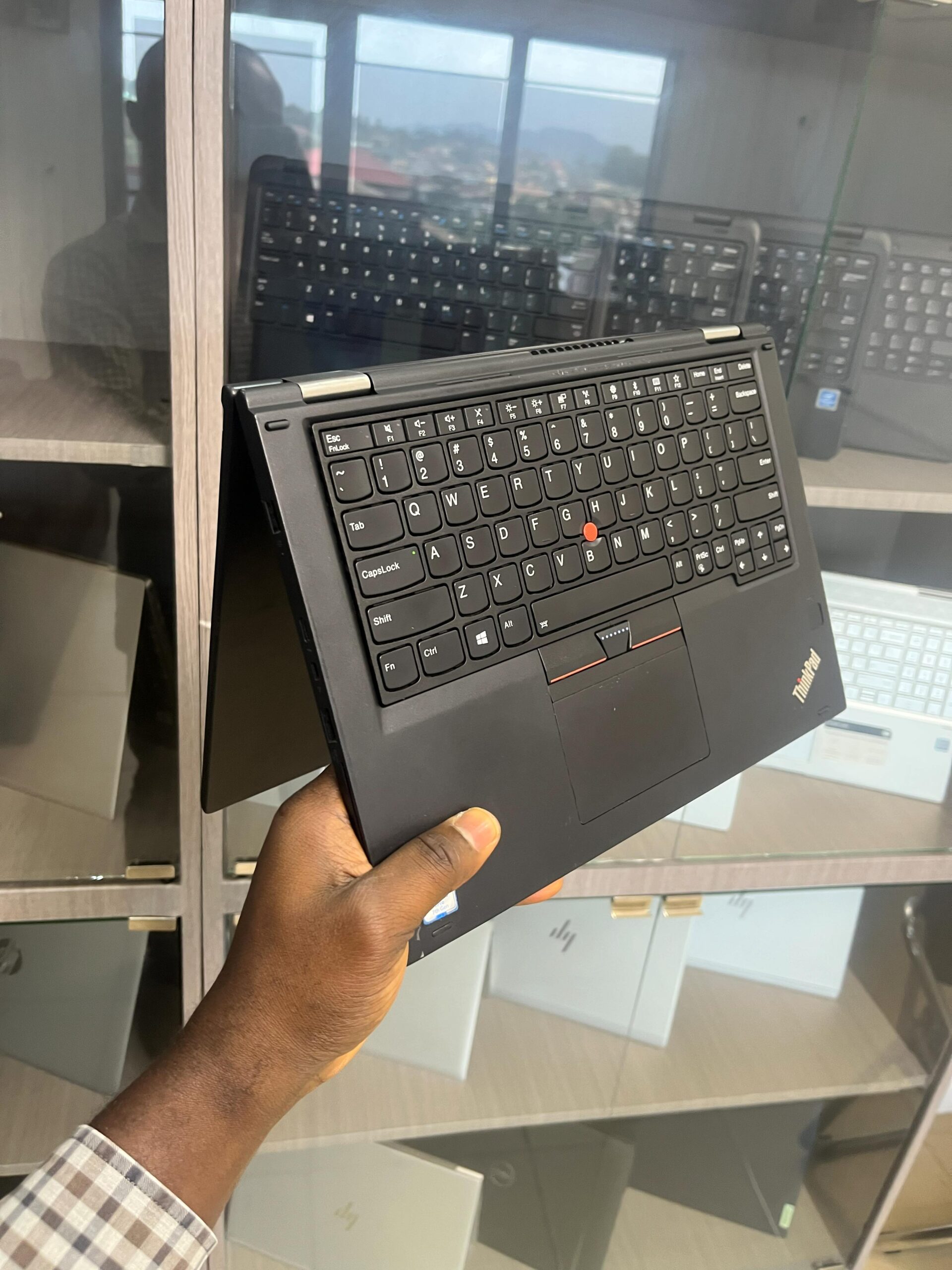 Lenovo Yoga 370 - Image 5